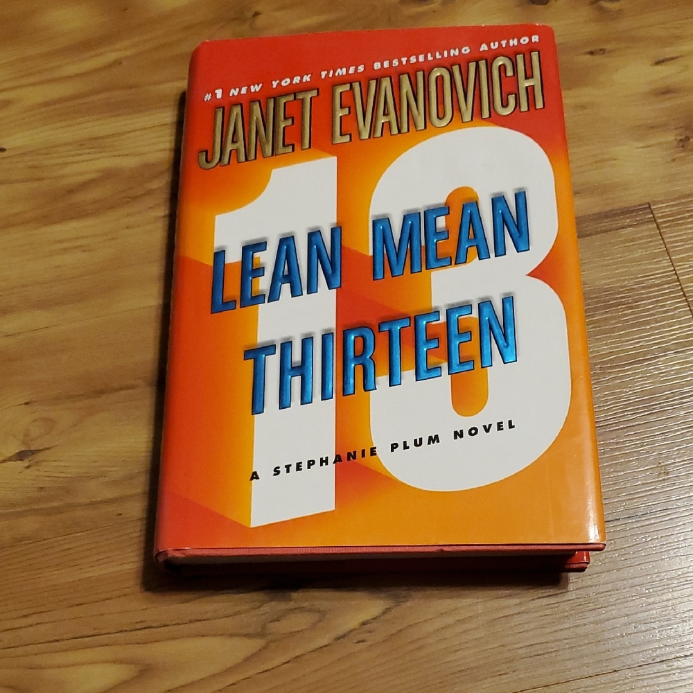 🎈Lean Mean Thirteen by Janet Evanovich - Orange Cover Coffee Table Book🎈